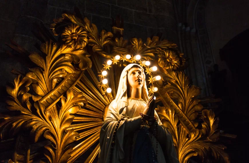 Oraciones de intercesión a la Virgen María